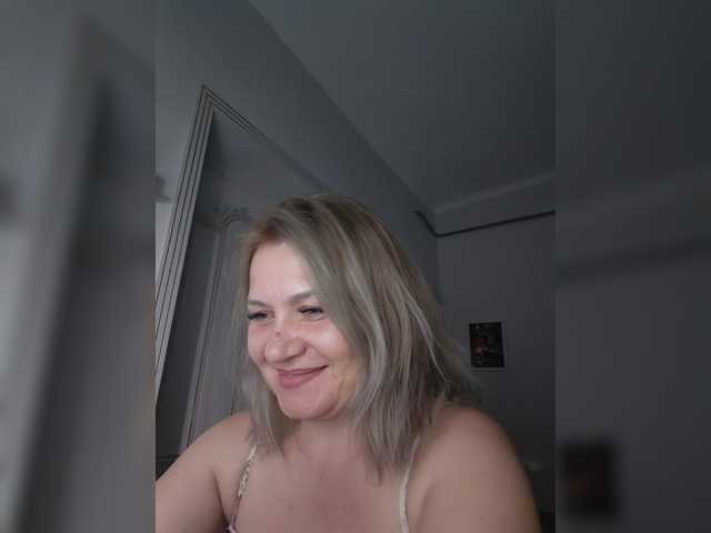 CosandraMix live cam on BongaCams