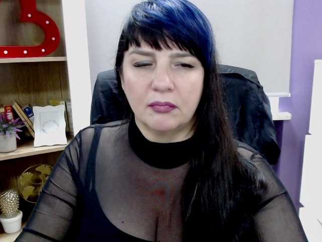 velvetgloria live cam on BongaCams