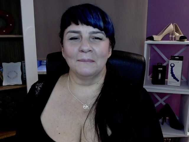 velvetgloria live cam on BongaCams