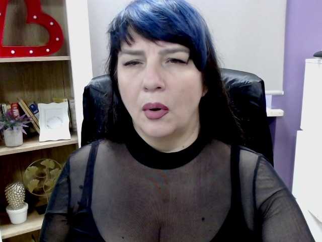 velvetgloria live cam on BongaCams