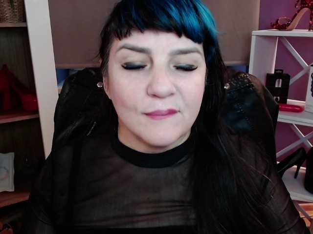 velvetgloria live cam preview