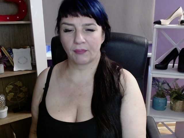 velvetgloria live cam on BongaCams