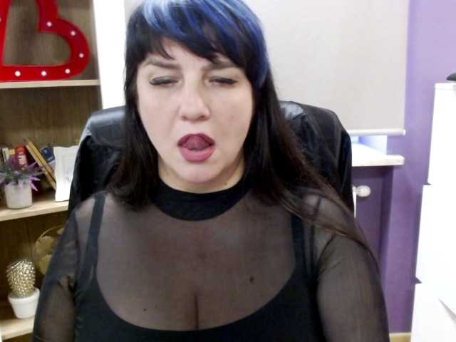 velvetgloria live webcam show