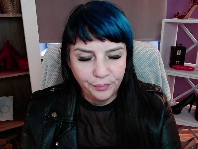 velvetgloria live cam on BongaCams