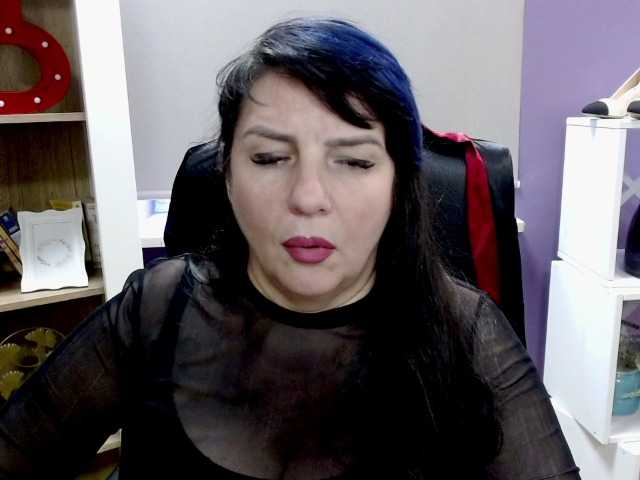 velvetgloria live cam on BongaCams