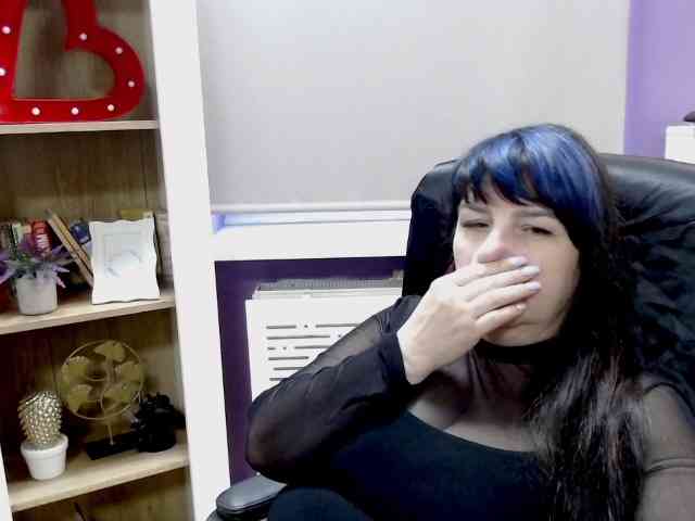 Model: velvetgloria
