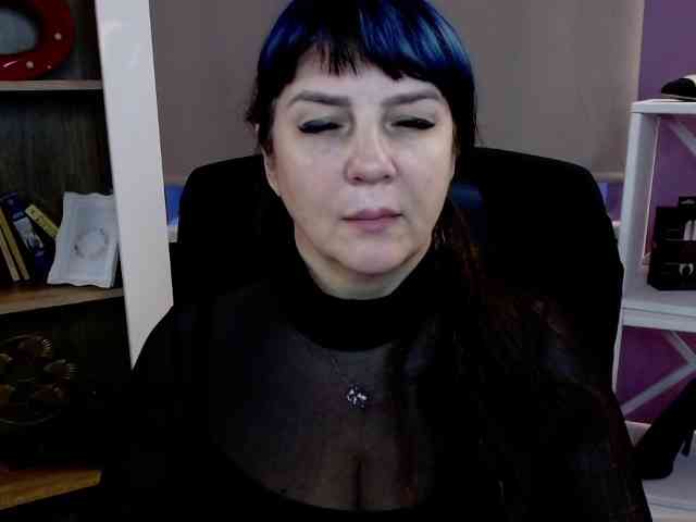 Model: velvetgloria