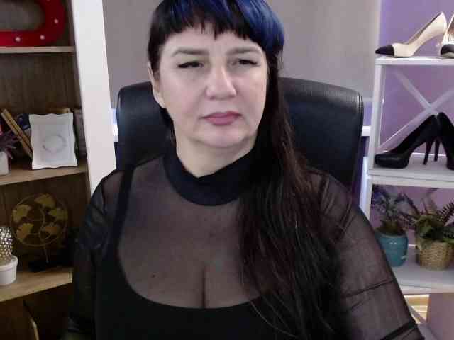 Model: velvetgloria