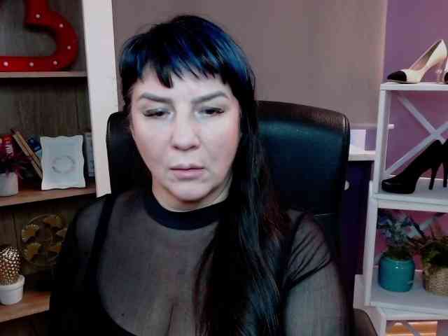 Model: velvetgloria