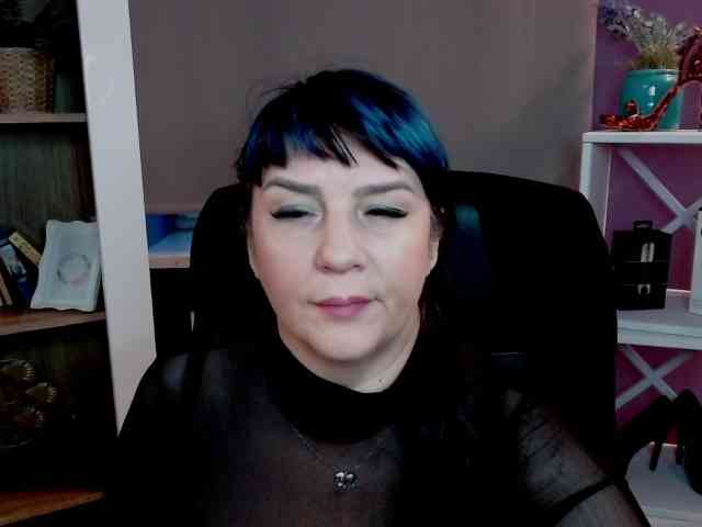 Model: velvetgloria
