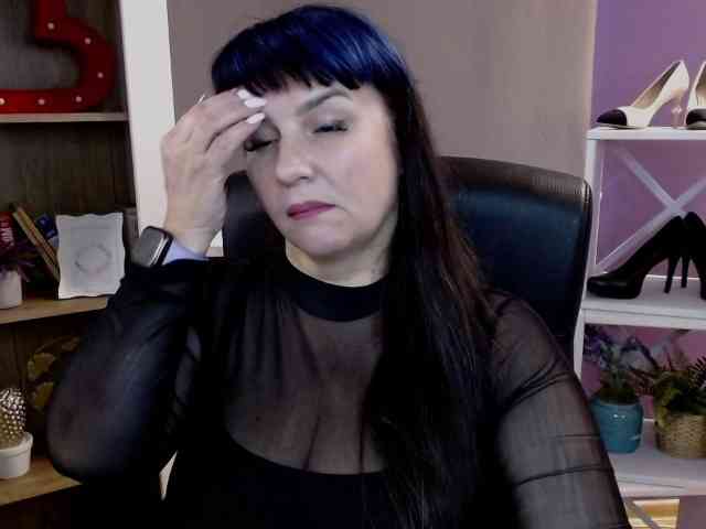 Model: velvetgloria