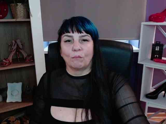 Model: velvetgloria