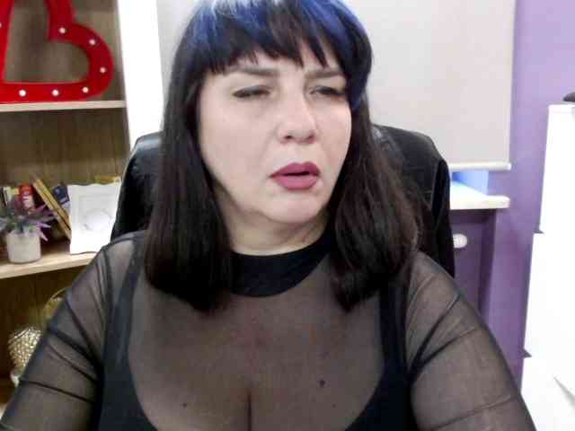 Model: velvetgloria
