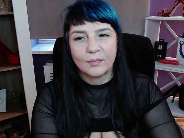 Model: velvetgloria