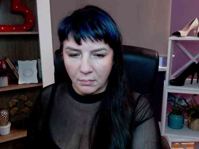 Model: velvetgloria