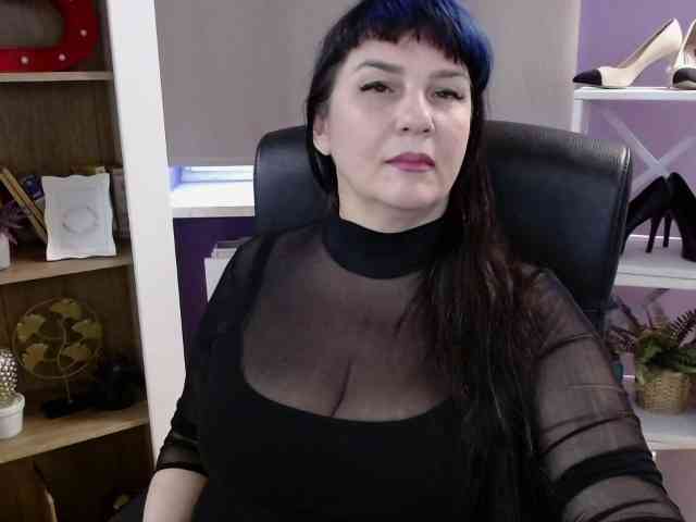 Model: velvetgloria