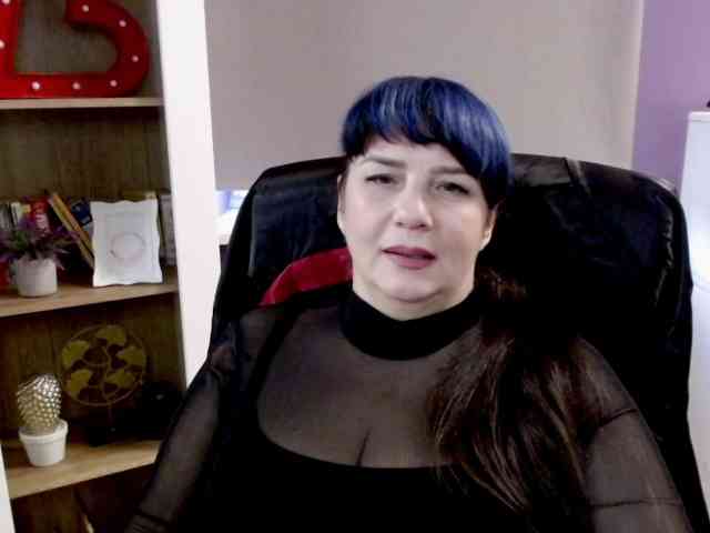 Model: velvetgloria