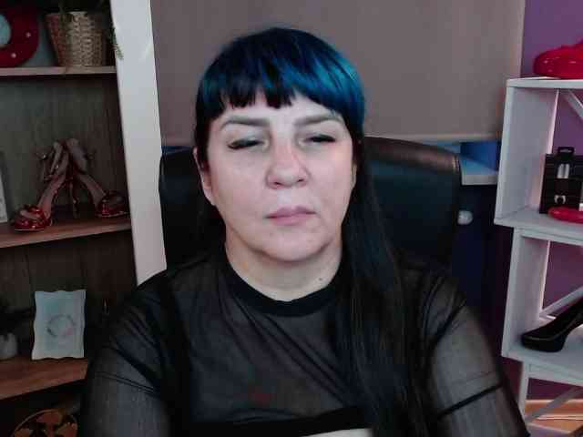 Model: velvetgloria