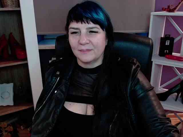 Model: velvetgloria