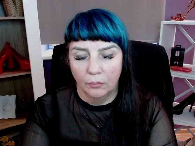 Model: velvetgloria