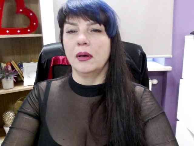 Model: velvetgloria