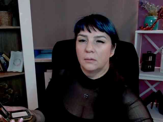 Model: velvetgloria