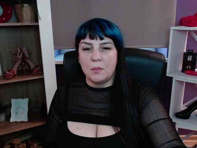 Model: velvetgloria