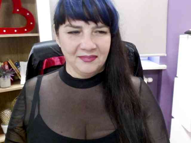 Model: velvetgloria