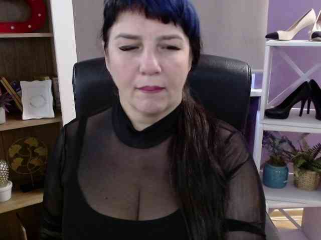 Model: velvetgloria