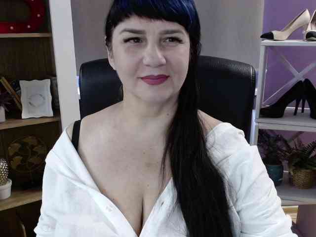 Model: velvetgloria
