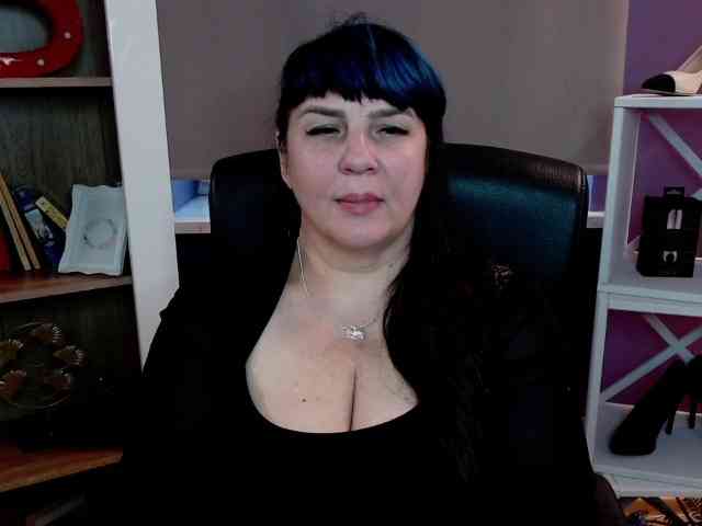 Model: velvetgloria