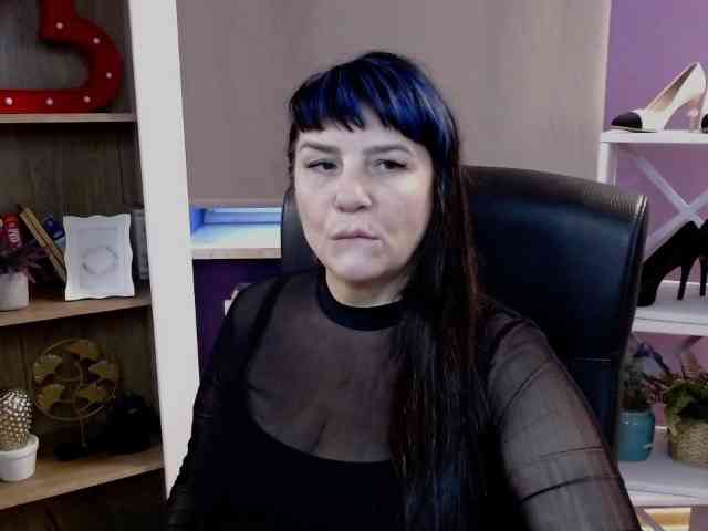 Model: velvetgloria