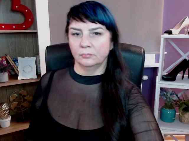 Model: velvetgloria