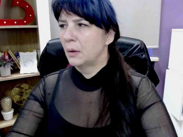 Model: velvetgloria