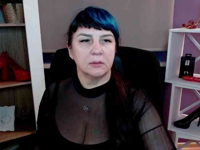 Model: velvetgloria