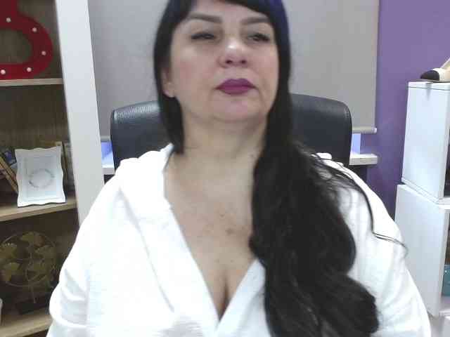 Model: velvetgloria