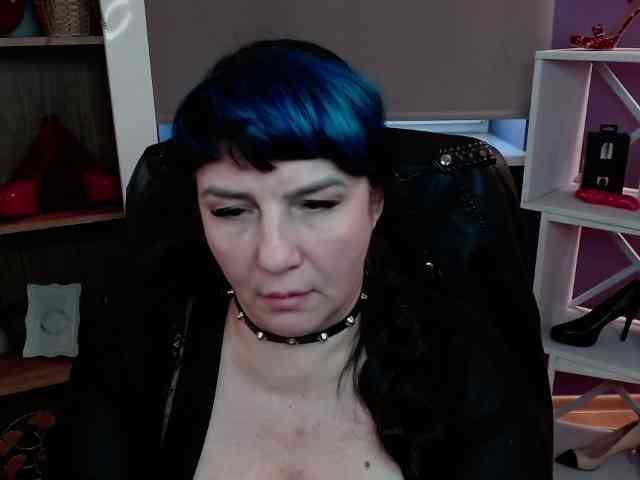 Model: velvetgloria