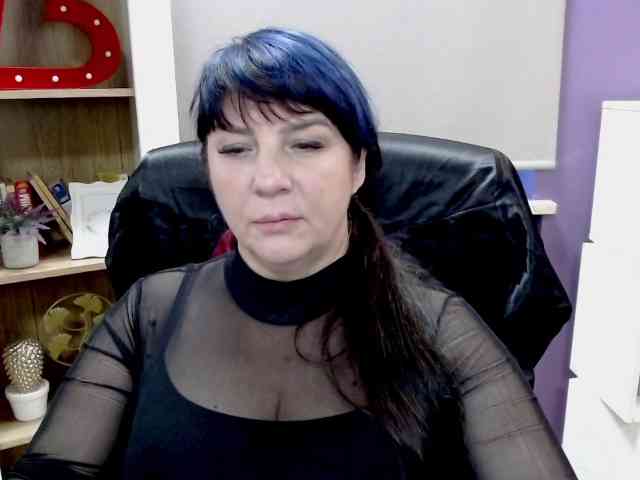Model: velvetgloria