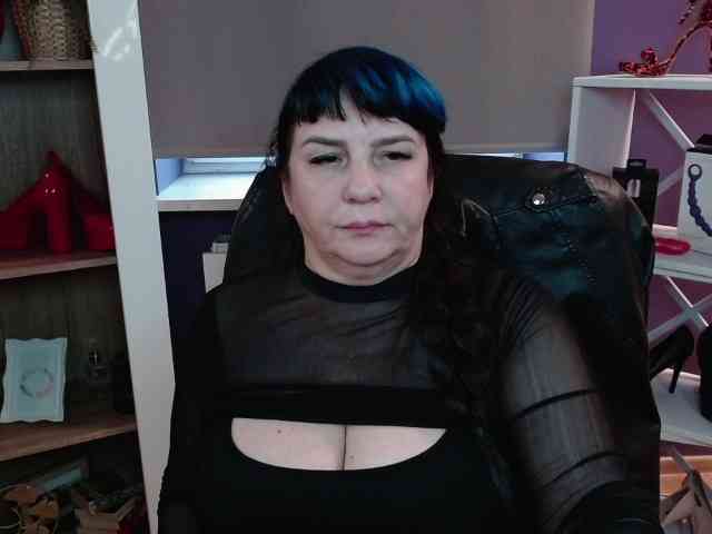 Model: velvetgloria