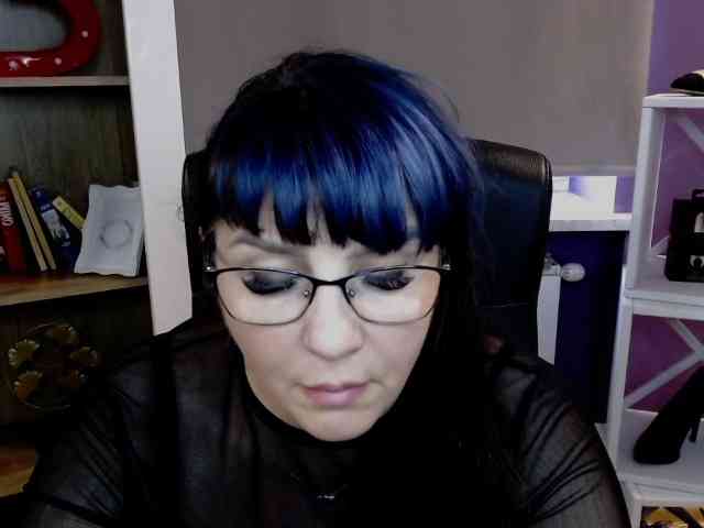 Model: velvetgloria