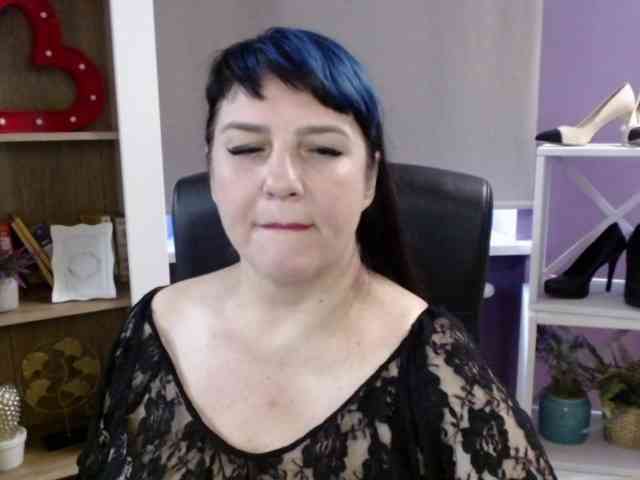 Model: velvetgloria