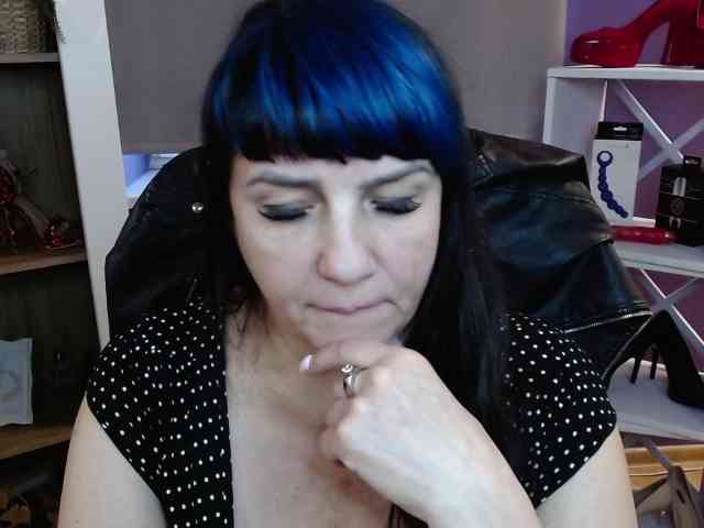Model: velvetgloria