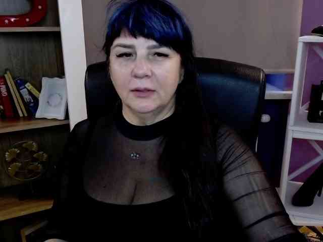 Model: velvetgloria