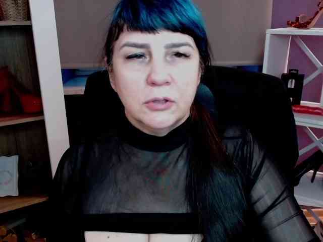 Model: velvetgloria