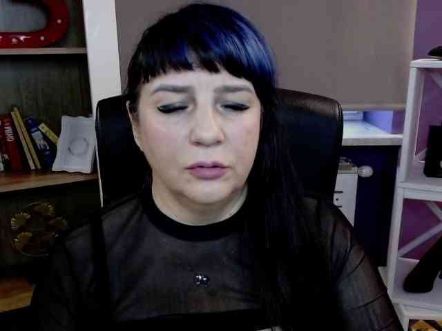Model: velvetgloria