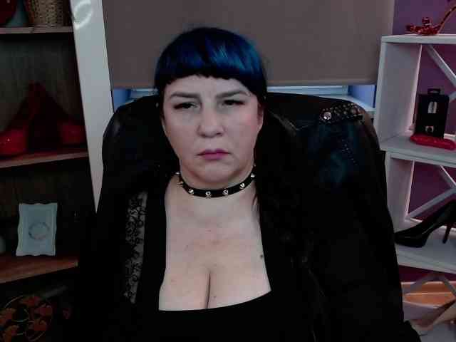 Model: velvetgloria