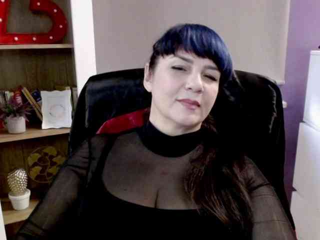 Model: velvetgloria