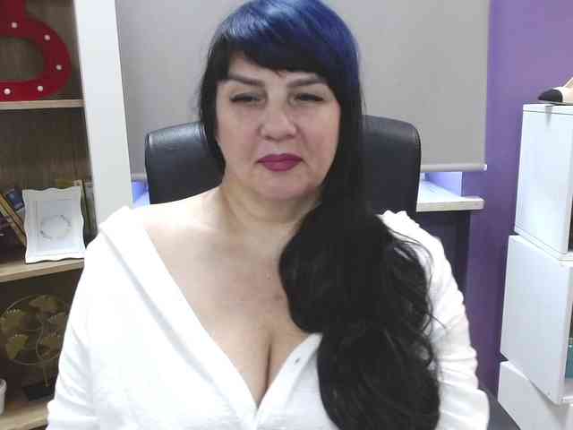 Model: velvetgloria
