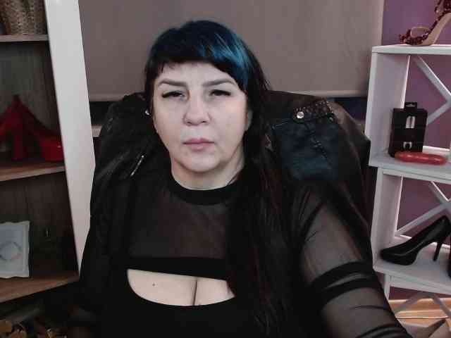 Model: velvetgloria