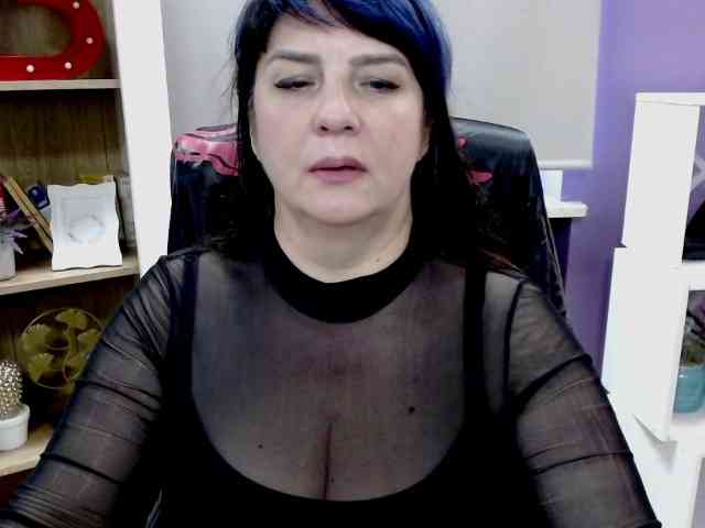 Model: velvetgloria